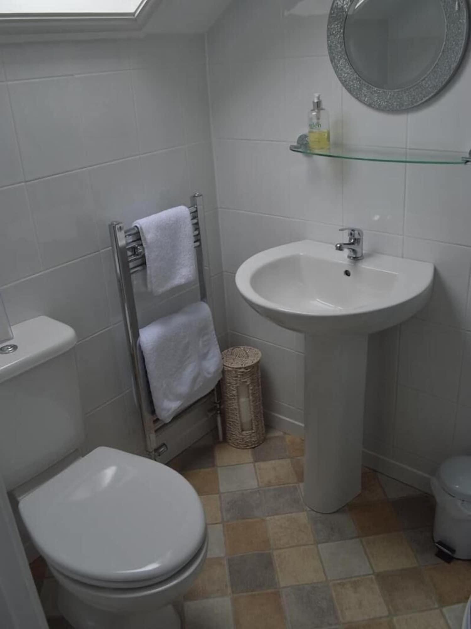 Witchingham B&B Holyhead Εξωτερικό φωτογραφία