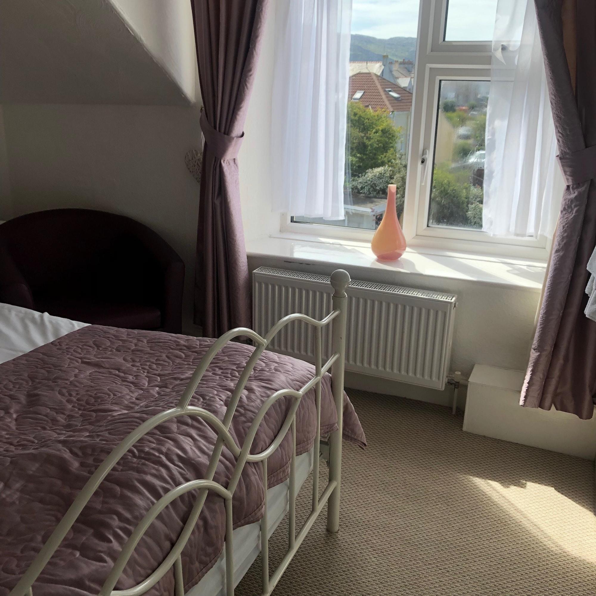 Witchingham B&B Holyhead Εξωτερικό φωτογραφία