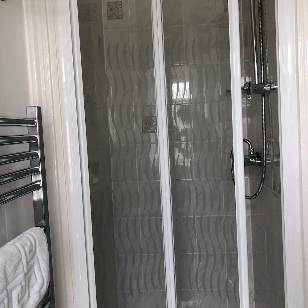 Witchingham B&B Holyhead Εξωτερικό φωτογραφία