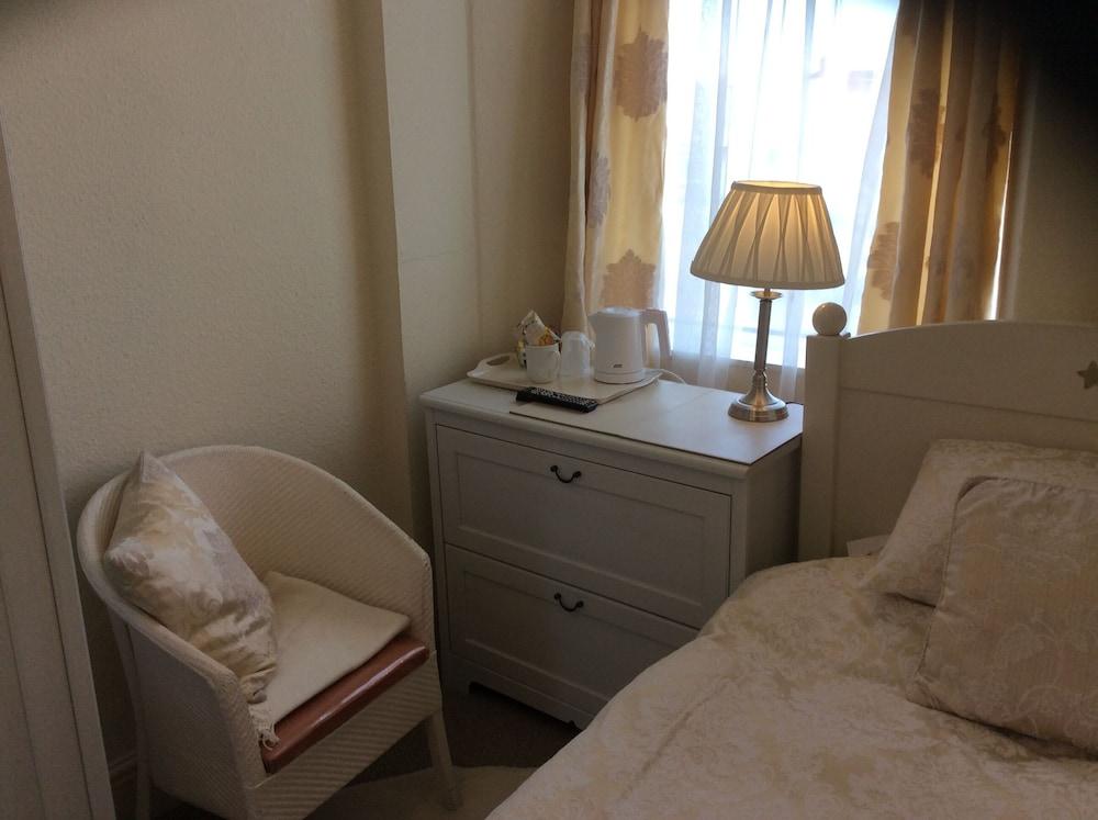 Witchingham B&B Holyhead Εξωτερικό φωτογραφία