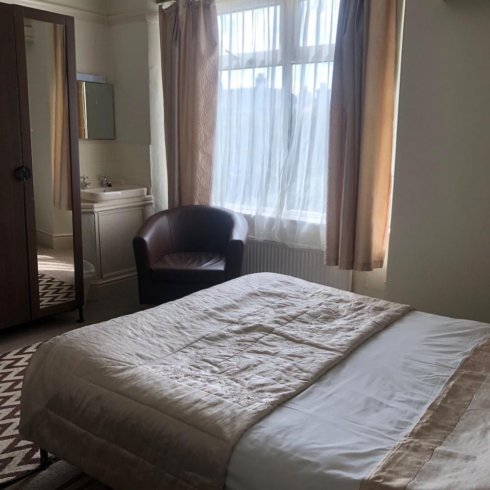 Witchingham B&B Holyhead Εξωτερικό φωτογραφία