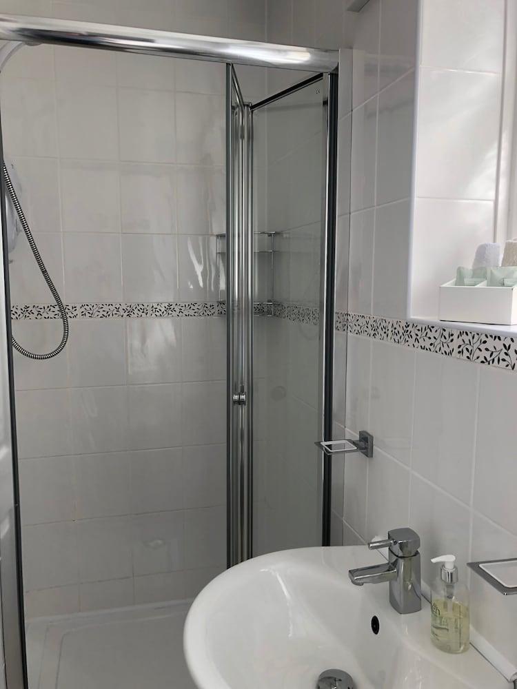 Witchingham B&B Holyhead Εξωτερικό φωτογραφία