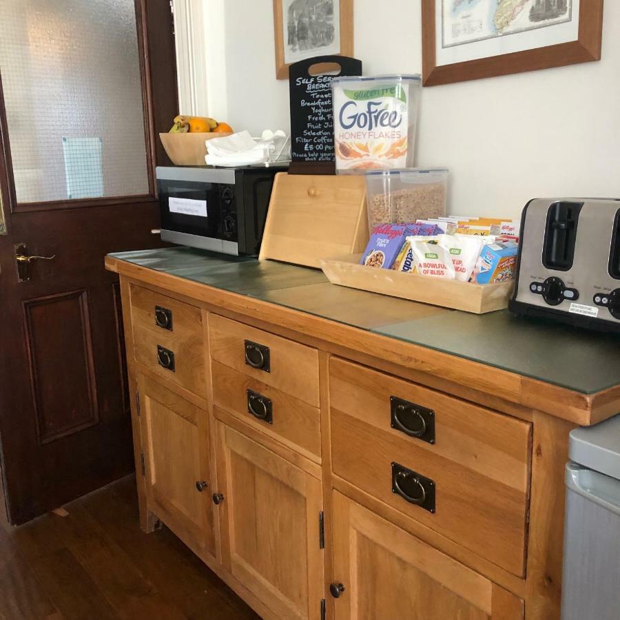 Witchingham B&B Holyhead Εξωτερικό φωτογραφία